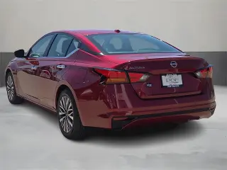 Nissan Altima 2025 2.5 SV 4dr Sedán