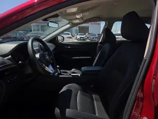 Nissan Altima 2025 2.5 SV 4dr Sedán