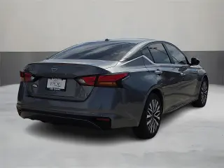 Nissan Altima 2025 2.5 SV 4dr Sedán