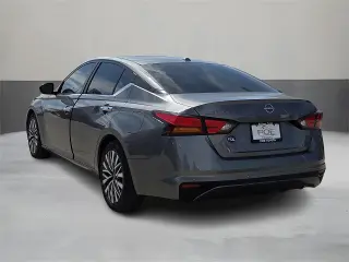 Nissan Altima 2025 2.5 SV 4dr Sedán