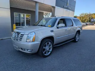 Cadillac Escalade ESV 2011 AWD Luxury 4dr SUV
