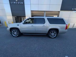 Cadillac Escalade ESV 2011 AWD Luxury 4dr SUV