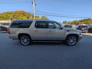 Cadillac Escalade ESV 2011 AWD Luxury 4dr SUV