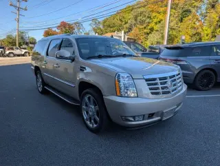Cadillac Escalade ESV 2011 AWD Luxury 4dr SUV