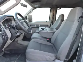 Ford F-250 Super Duty 2010 4x4 XLT 4dr Cab con Cabina de 6.8 pies de largo Pickup