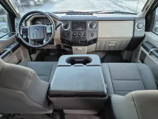 Ford F-250 Super Duty 2010 4x4 XLT 4dr Cab con Cabina de 6.8 pies de largo Pickup