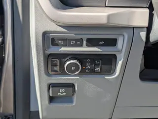 Ford F-150 2023 4x4 XLT 4dr SuperCrew con cabina de 5.5 pies de largo, SuperCrew