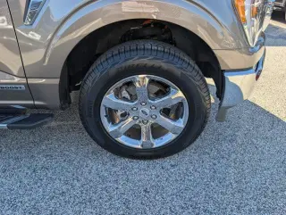 Ford F-150 2023 4x4 XLT 4dr SuperCrew con cabina de 5.5 pies de largo, SuperCrew