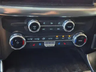 Ford F-150 2022 4x4 Lariat 4dr SuperCrew 5.5 ft. SB