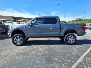 Ford F-150 2022 4x4 Lariat 4dr SuperCrew 5.5 ft. SB