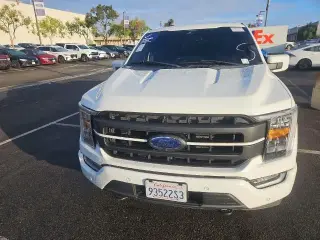 Ford F-150 2023 4x4 Lariat 4dr SuperCrew con cabina de 5.5 m.