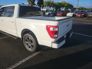 Ford F-150 2023 4x4 Lariat 4dr SuperCrew con cabina de 5.5 m.