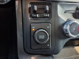 Ford F-150 2023 4x4 XLT 4dr SuperCrew con 5.5 ft. SB