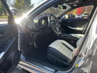 2023 Lexus IS