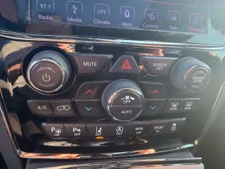 Jeep Grand Cherokee 2019 4x4 Overland 4 puertas SUV