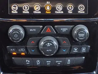 Jeep Grand Cherokee 2019 4x4 Laredo 4dr SUV