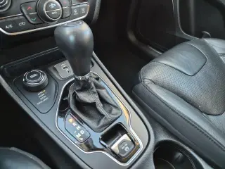 Jeep Cherokee 2020 4x4 Limited 4dr SUV