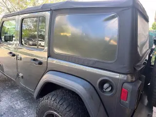Jeep Wrangler Unlimited 2018 4x4 Deportivo 4dr SUV (lanzamiento a mitad de año)
