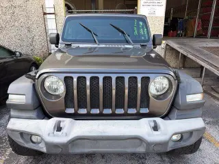 Jeep Wrangler Unlimited 2018 4x4 Deportivo 4dr SUV (lanzamiento a mitad de año)