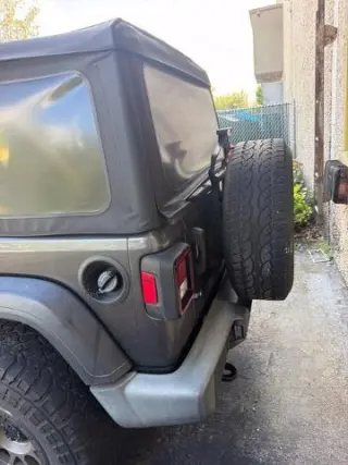 Jeep Wrangler Unlimited 2018 4x4 Deportivo 4dr SUV (lanzamiento a mitad de año)