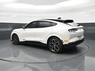 Ford Mustang Mach-E 2022 AWD GT SUV de 4 puertas