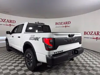 Nissan Titan 2024 4x4 PRO-4X 4dr Crew Cab 5.6 ft. SB