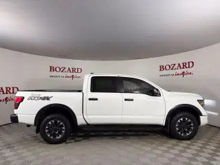 Nissan Titan 2024 4x4 PRO-4X 4dr Crew Cab 5.6 ft. SB