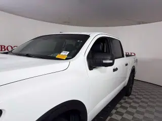 Nissan Titan 2024 4x4 PRO-4X 4dr Crew Cab 5.6 ft. SB