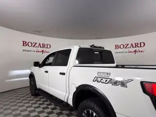 Nissan Titan 2024 4x4 PRO-4X 4dr Crew Cab 5.6 ft. SB