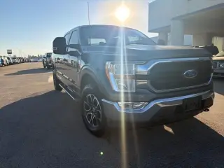 Ford F-150 2022 4x4 XLT 4dr SuperCrew con cabina de 5.5 metros de longitud SB
