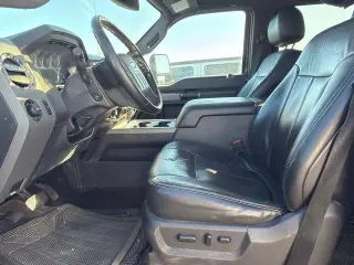 Ford F-250 Super Duty 2012 4x4 Lariat 4dr Crew Cab 6.8 ft. SB Pickup