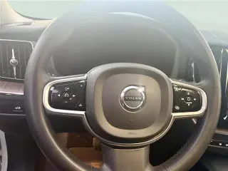 Volvo XC60 2023 AWD B5 Plus Tema Oscuro 4dr SUV