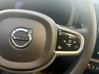 Volvo XC60 2023 AWD B5 Plus Tema Oscuro 4dr SUV