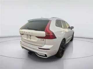 Volvo XC60 2023 AWD B5 Plus Tema Oscuro 4dr SUV