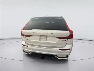 Volvo XC60 2023 AWD B5 Plus Tema Oscuro 4dr SUV