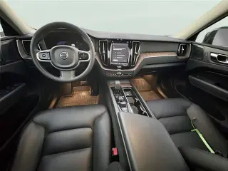 Volvo XC60 2023 AWD B5 Plus Tema Oscuro 4dr SUV