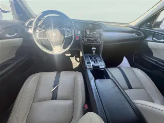 Honda Civic 2018 Touring sedán de 4 puertas