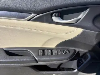 Honda Civic 2018 Touring sedán de 4 puertas