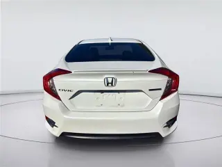 Honda Civic 2018 Touring sedán de 4 puertas