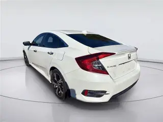 Honda Civic 2018 Touring sedán de 4 puertas