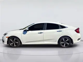 Honda Civic 2018 Touring sedán de 4 puertas