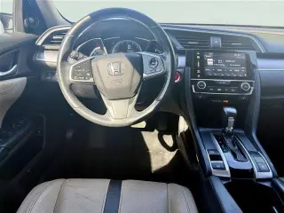 Honda Civic 2018 Touring sedán de 4 puertas