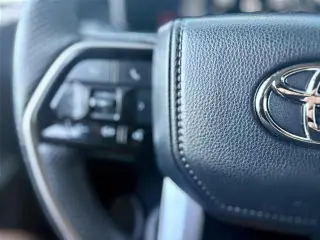 Toyota Tundra 2023 4x4 Limitado HV 4dr Cabina CrewMax Pickup SB