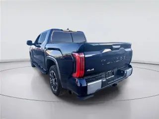 Toyota Tundra 2023 4x4 Limitado HV 4dr Cabina CrewMax Pickup SB