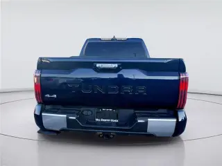 Toyota Tundra 2023 4x4 Limitado HV 4dr Cabina CrewMax Pickup SB