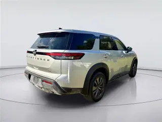 Nissan Pathfinder 2023 AWD S 4dr SUV