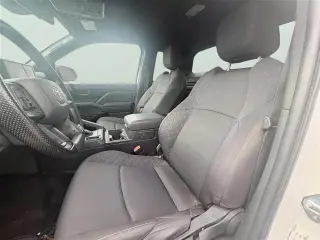 Toyota Tacoma 2025 4x2 SR 2dr XtraCab con cabina de 6.1 pies de largo