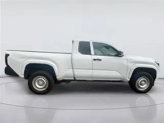Toyota Tacoma 2025 4x2 SR 2dr XtraCab con cabina de 6.1 pies de largo