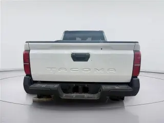 Toyota Tacoma 2025 4x2 SR 2dr XtraCab con cabina de 6.1 pies de largo