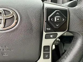 Toyota Tacoma 2022 4x2 TRD Off-Road 4dr Double Cab con puente de 5.0 ft SB
